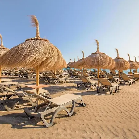 Lf With Well Connected, Beach, Pool דירה