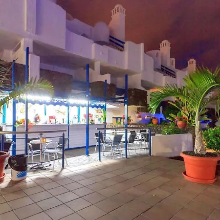 דירה Lf With Well Connected, Beach, Pool אדחה